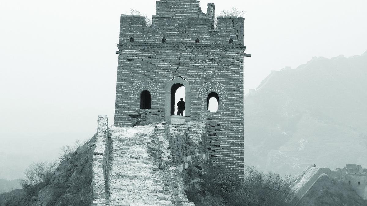 Black and white image of a guard tower on the Great Wall of China